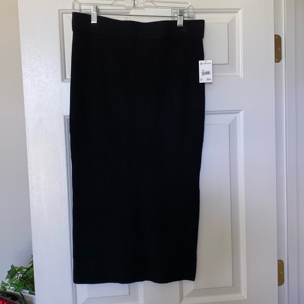 NWT BLACK MIDI PENCIL SKIRT